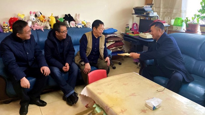 慰问送真情  关爱暖人心<br/>——必一体育开展春节慰问活动