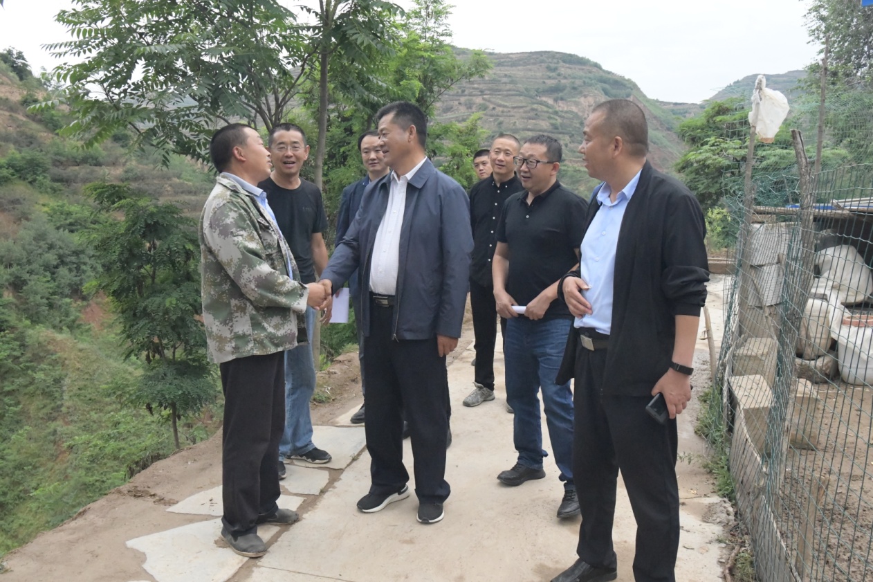 全力攻坚  精锐出击<br/>——必一体育调研督导建筑设计院脱贫攻坚工作侧记